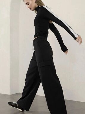 Athleta Black Wide-Leg Cargo Pants for Women Tall Inseam